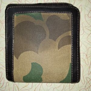 Filson Wallet (FUNCTIONAL, DAMAGED, REPAIRABLE)
